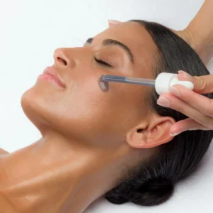 hr-serum-application-square Bio-Therapeutic Hyaluronic Repair Discovery Pack